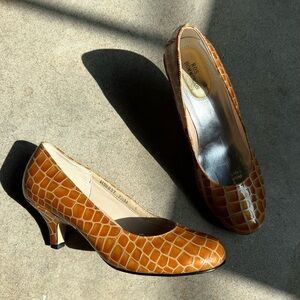 Vintage Ros Hommerson Patent Leather Croc Pumps